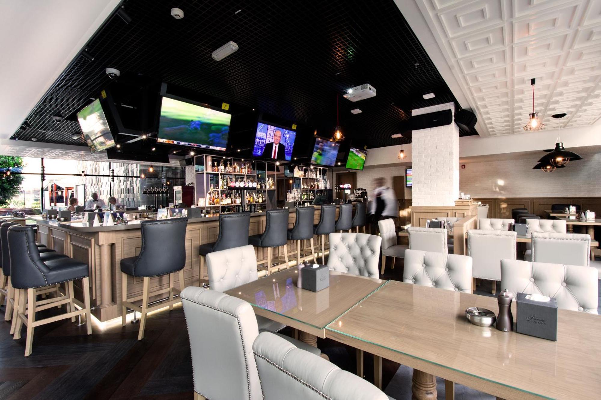 فندق فيرمونت باب البحر أبو ظبي المظهر الخارجي الصورة The interior of a typical restaurant