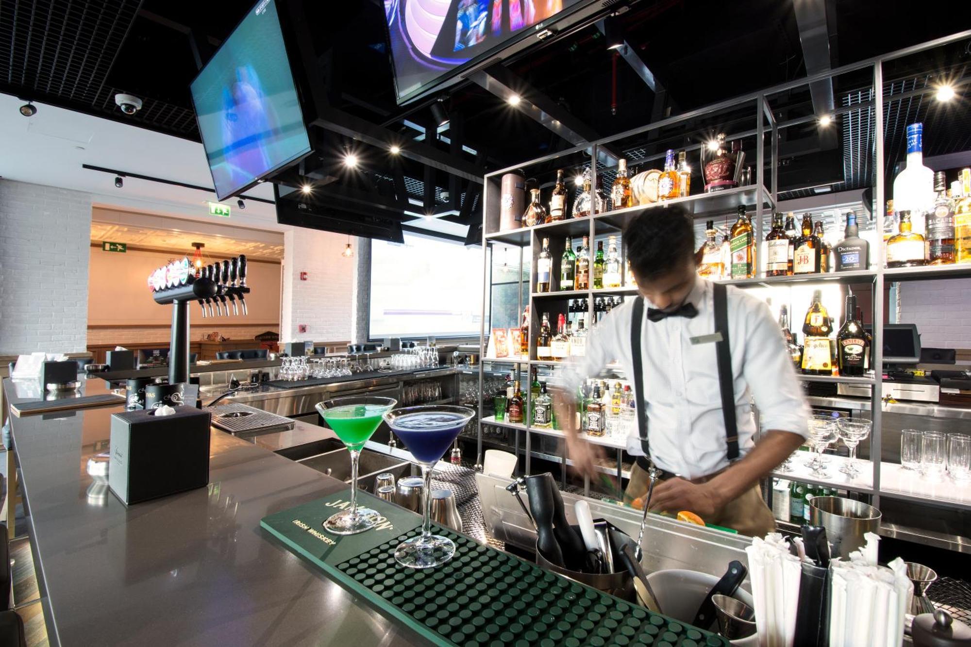 فندق فيرمونت باب البحر أبو ظبي المظهر الخارجي الصورة The bar at the 101 lounge