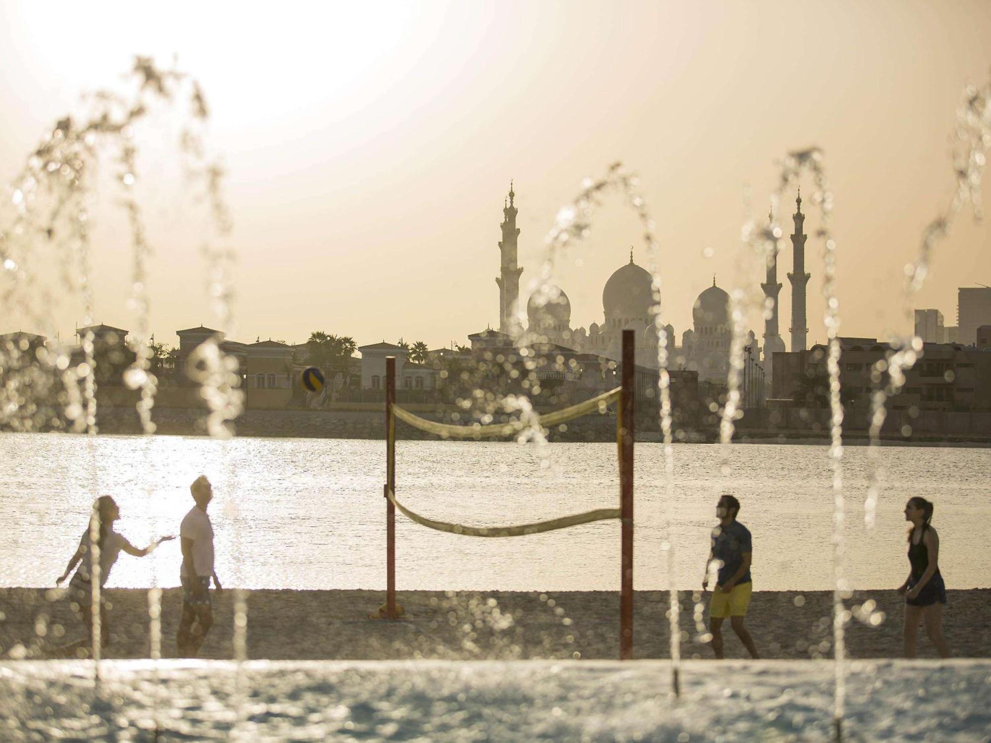 فندق فيرمونت باب البحر أبو ظبي المظهر الخارجي الصورة Fountains at the Corniche
