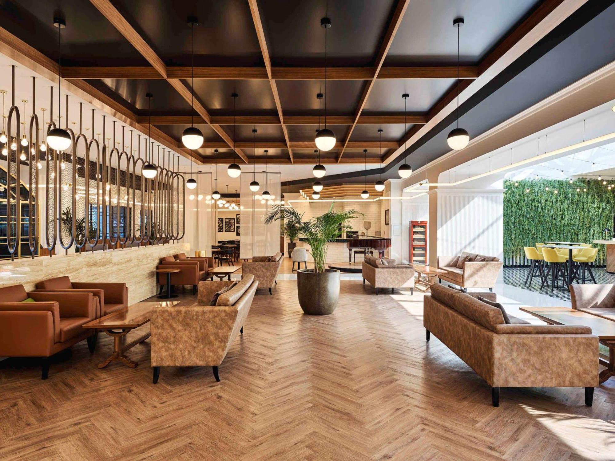 فندق فيرمونت باب البحر أبو ظبي المظهر الخارجي الصورة The lounge at the airport